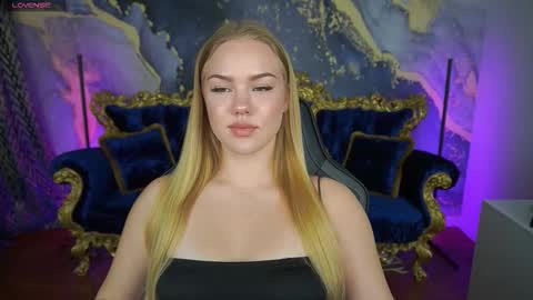 Snapshot of celestenoirr chatting on October 20, 12:49 pm celestenoirr online show from October 20, 12:49 pm