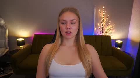 Snapshot of celestenoirr chatting on October 28, 7:45 am celestenoirr online show from October 28, 7:45 am