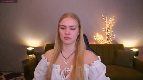 Snapshot of celestenoirr chatting on November 12, 8:37 am celestenoirr online show from November 12, 8:37 am