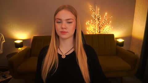 Snapshot of celestenoirr chatting on December 2, 7:47 am celestenoirr online show from December 2, 7:47 am