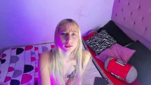 Snapshot of celestepaige__ chatting on October 29, 2:30 pm Celeste online show from October 29, 2:30 pm