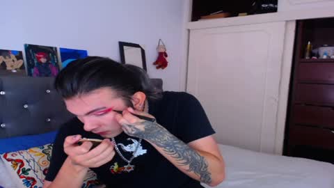 Snapshot of celesteswett chatting on April 7, 3:23 pm I am Valentinn online show from April 7, 3:23 pm