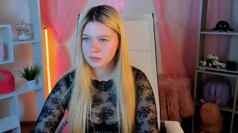 Snapshot of celestinemauriac chatting on April 29, 6:47 pm your cute kitty online show from April 29, 6:47 pm