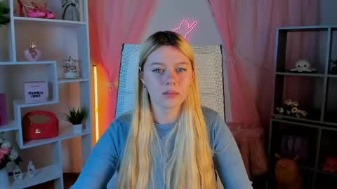 Snapshot of celestinemauriac chatting on April 30, 7:53 pm your cute kitty online show from April 30, 7:53 pm