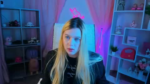 Snapshot of celestinemauriac chatting on May 10, 6:02 pm your cute kitty online show from May 10, 6:02 pm