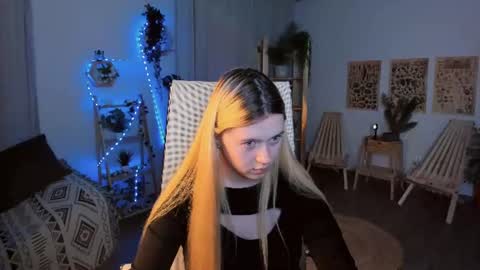 Snapshot of celestinemauriac chatting on June 9, 7:47 pm your cute kitty online show from June 9, 7:47 pm