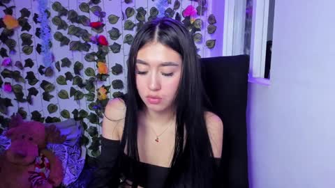 Snapshot of celestinepurple chatting on December 20, 11:05 pm Celestineeeeee online show from December 20, 11:05 pm