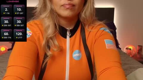 Celia online show from October 31, 5:03 pm