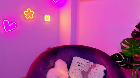  Celine  online show from December 4, 3:49 am