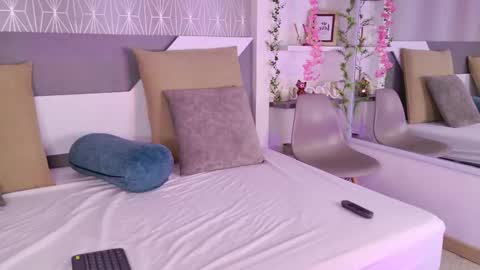 Celine online show from November 22, 4:17 pm