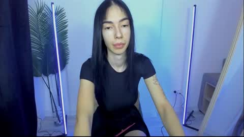 Snapshot of celine_roxelle chatting on October 23, 5:29 am Celine Roxelle online show from October 23, 5:29 am