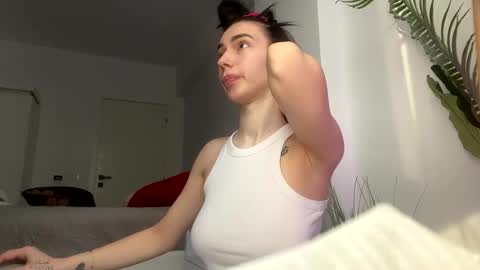 Snapshot of celine_roxelle chatting on January 13, 12:54 pm Celine Roxelle online show from January 13, 12:54 pm