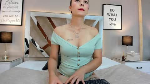 celeste online show from November 6, 1:56 pm