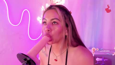 Hello guys my name is Sofi and Lizzie and  Vanessa online show from October 2, 2:29 am