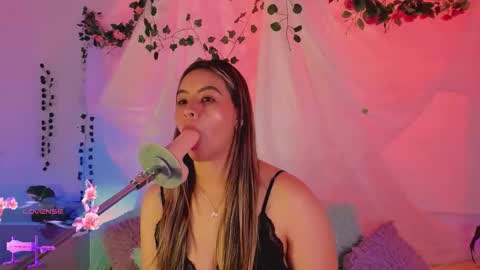 Hello guys my name is Sofi and Lizzie and  Vanessa online show from December 4, 1:15 am