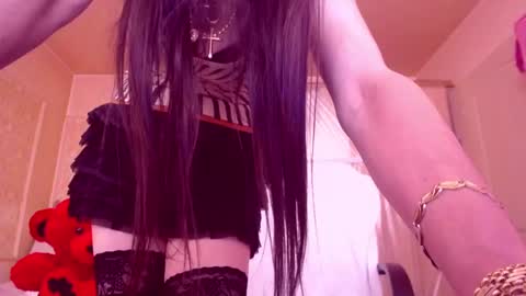 Snapshot of cerisedodd chatting on February 12, 3:18 am Cerise online show from February 12, 3:18 am