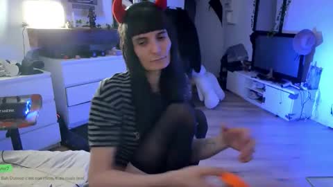 Snapshot of ceriselapine chatting on November 10, 11:04 pm CeriseLapine online show from November 10, 11:04 pm