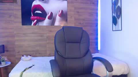 Snapshot of cerokershelby chatting on December 27, 6:24 am Ceroke online show from December 27, 6:24 am