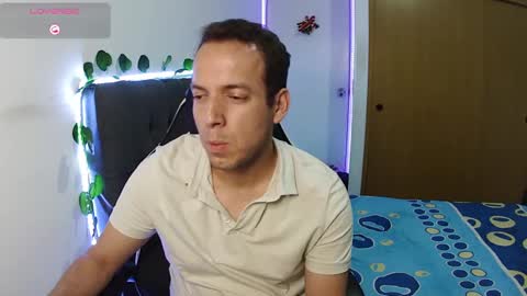 Snapshot of cerso1 chatting on December 16, 5:49 am Cerso online show from December 16, 5:49 am