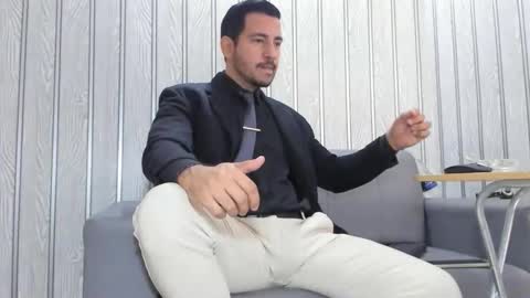 Cesar online show from December 1, 3:50 pm