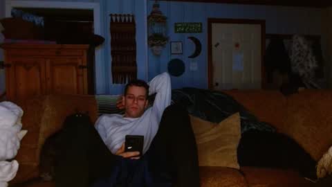 Snapshot of cguffey2284 chatting on January 5, 5:09 am cguffey2284 online show from January 5, 5:09 am