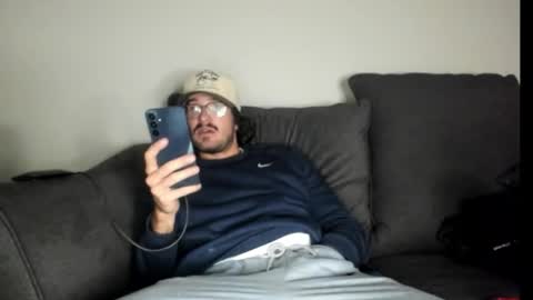 Snapshot of chadpowerz chatting on November 8, 3:18 am Lydong online show from November 8, 3:18 am