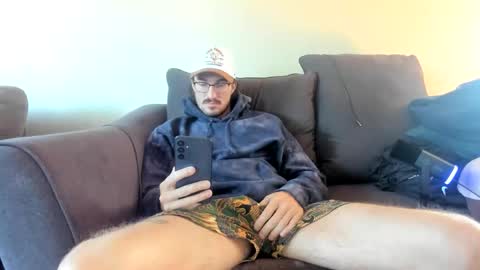 Snapshot of chadpowerz chatting on November 8, 6:18 pm Lydong online show from November 8, 6:18 pm