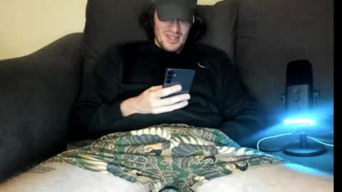 Snapshot of chadpowerz chatting on December 4, 6:34 am Lydong online show from December 4, 6:34 am