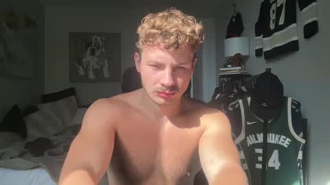 Snapshot of chadtitan chatting on September 8, 2:38 pm ChadTitan online show from September 8, 2:38 pm