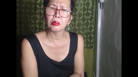 Snapshot of champaka123 chatting on December 4, 9:51 am champaka online show from December 4, 9:51 am