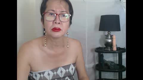 Snapshot of champaka123 chatting on January 6, 9:19 am champaka online show from January 6, 9:19 am