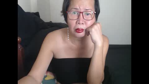 Snapshot of champaka123 chatting on March 12, 8:08 am champaka online show from March 12, 8:08 am