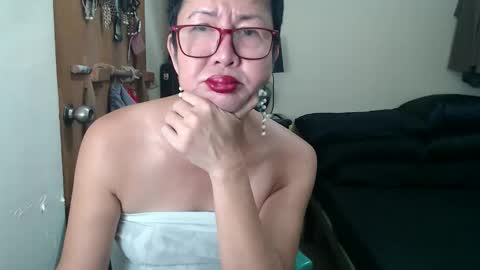 Snapshot of champaka123 chatting on September 13, 1:27 am champaka online show from September 13, 1:27 am