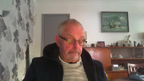 Snapshot of champers37 chatting on January 12, 10:23 am Champers online show from January 12, 10:23 am