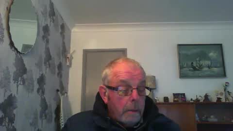 Snapshot of champers37 chatting on February 4, 3:47 pm Champers online show from February 4, 3:47 pm