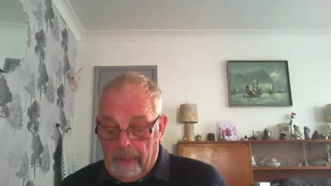Snapshot of champers37 chatting on February 18, 12:39 pm Champers online show from February 18, 12:39 pm