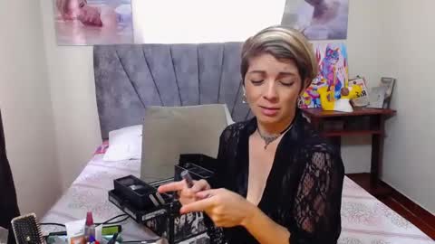 Snapshot of chanel_joliee chatting on September 17, 1:35 pm chanel online show from September 17, 1:35 pm