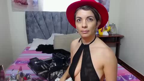Snapshot of chanel_joliee chatting on October 7, 2:25 pm chanel online show from October 7, 2:25 pm