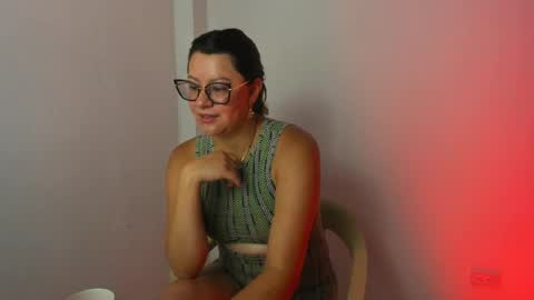 chanell online show from April 8, 9:53 am