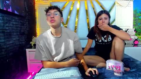 Chanellandmax online show from November 23, 1:33 pm