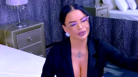 chanelledy1 online show from October 13, 1:49 am