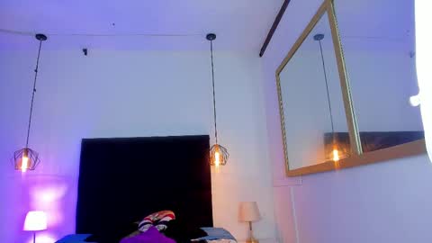 Snapshot of chanellejohnson_ chatting on February 7, 10:20 pm chanellejohnson_ online show from February 7, 10:20 pm