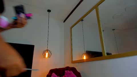 Snapshot of chanellejohnson_ chatting on February 10, 10:31 am chanellejohnson_ online show from February 10, 10:31 am