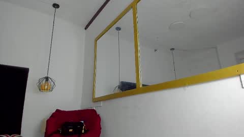 Snapshot of chanellejohnson_ chatting on February 13, 10:02 am chanellejohnson_ online show from February 13, 10:02 am