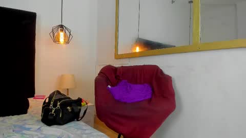 Snapshot of chanellejohnson_ chatting on February 17, 7:21 pm chanellejohnson_ online show from February 17, 7:21 pm