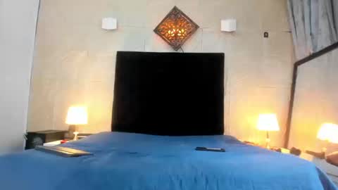 Snapshot of chanellejohnson_ chatting on October 18, 6:41 pm chanellejohnson_ online show from October 18, 6:41 pm