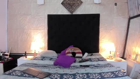 Snapshot of chanellejohnson_ chatting on November 4, 10:20 pm chanellejohnson_ online show from November 4, 10:20 pm