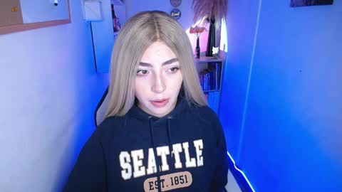 Snapshot of channel_blonde_a chatting on April 7, 12:22 am channel_blonde_a online show from April 7, 12:22 am