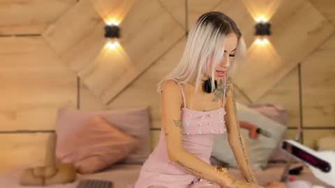 ChannelCrawford online show from April 25, 3:53 am