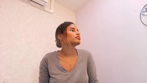 Raquel  online show from October 3, 12:02 pm